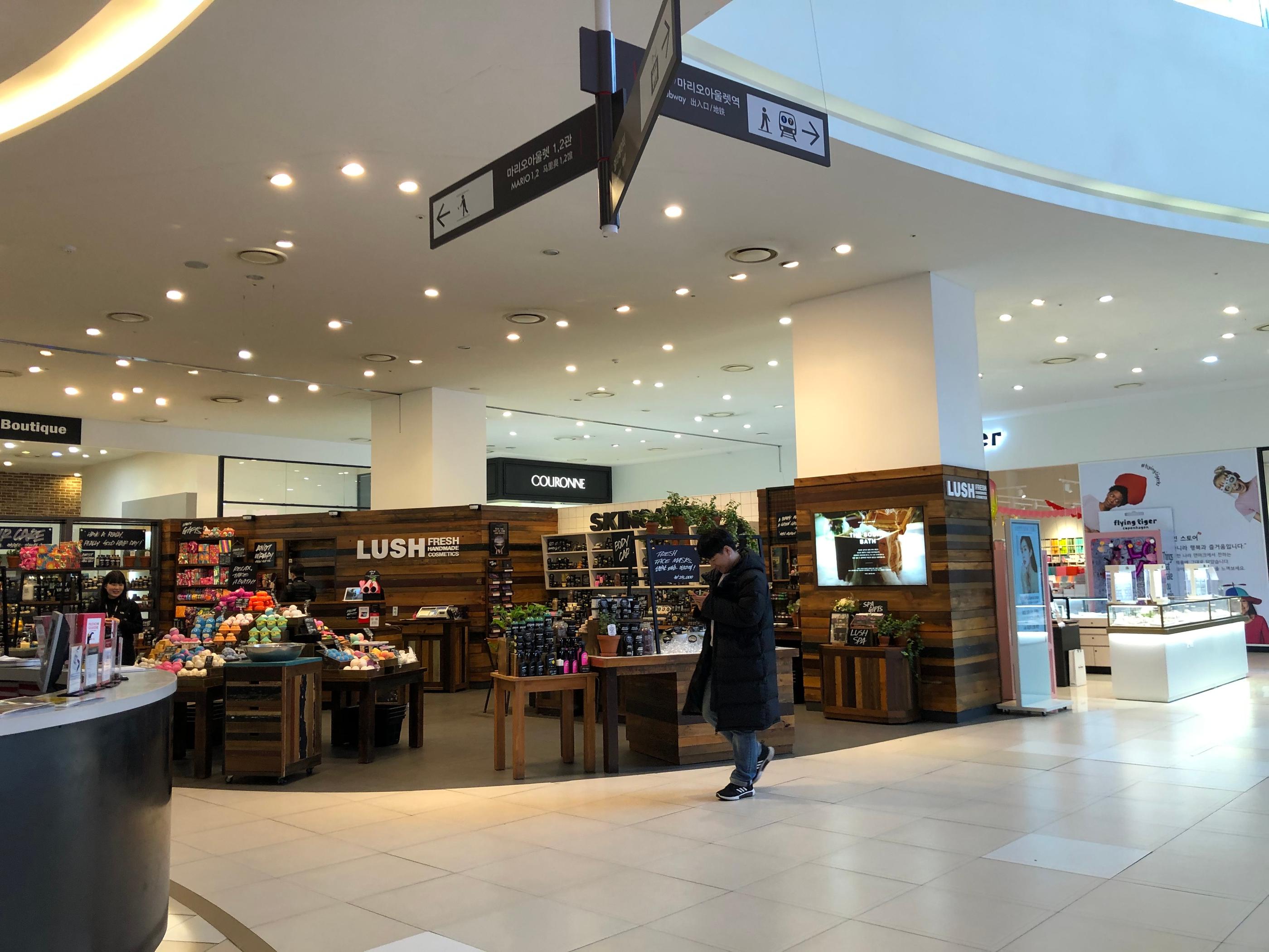 ลดราคาเหลือครึ่งเดียว! Mario Outlet ในโซล ราคาประหนึ่งอันเดอร์กราวน์ช้อปปิ้ง บอกได้คำเดียวว่าคุ้ม!